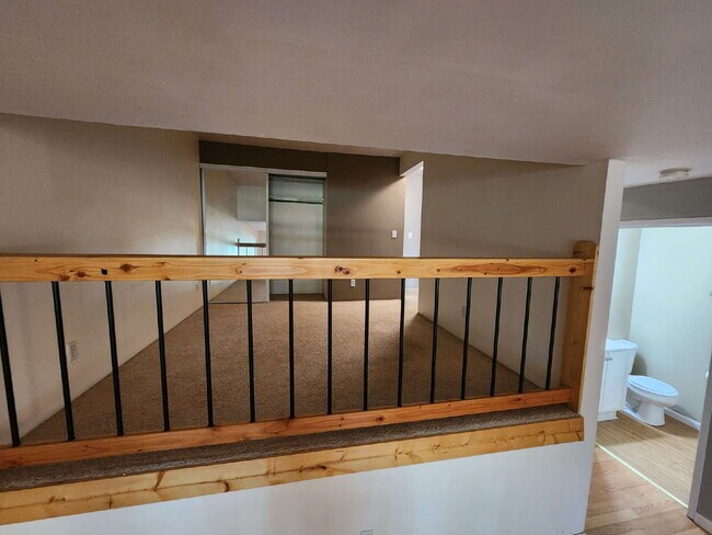 Building Photo - 2 Bedroom condo unit Appleton