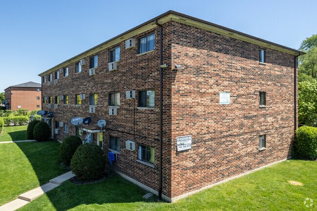 Building Photo - 1120-1122 Evergreen Ave