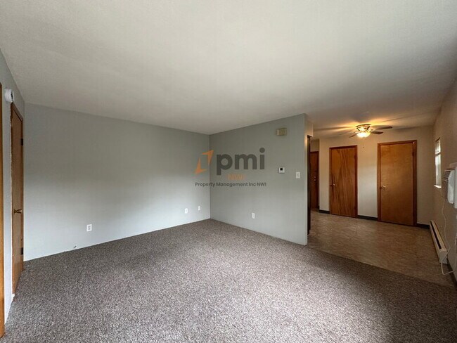 Building Photo - 660 N Hobart Rd