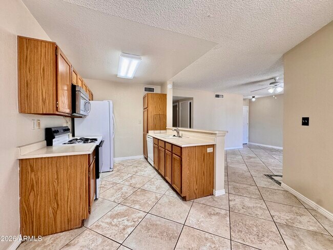 Building Photo - 2910 W Marconi Ave