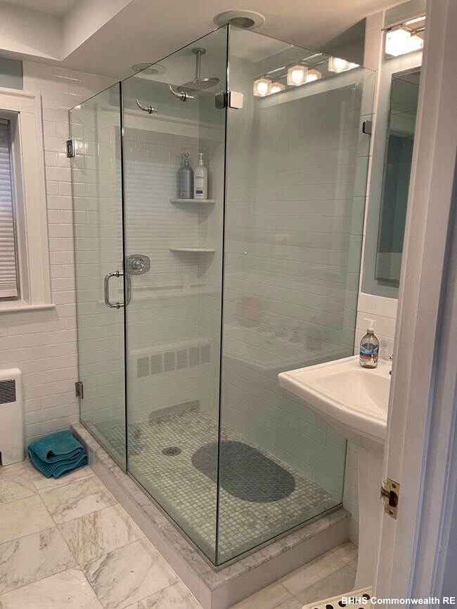 BATHROOM - 4 Blanchard Rd
