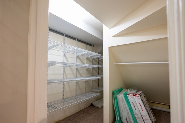 Building Photo - Stunning North Beach 4 bedroom, 3.5 bath with breathtaking view.