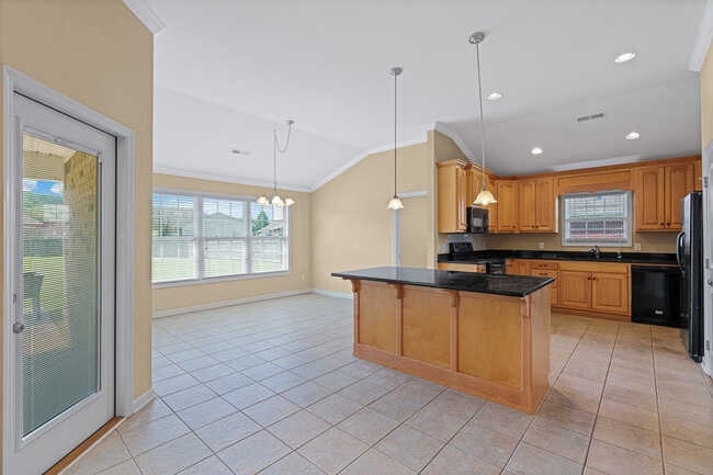 Building Photo - 2758 Slate Dr SW