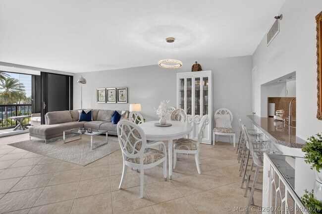 Building Photo - 4748 S Ocean Blvd