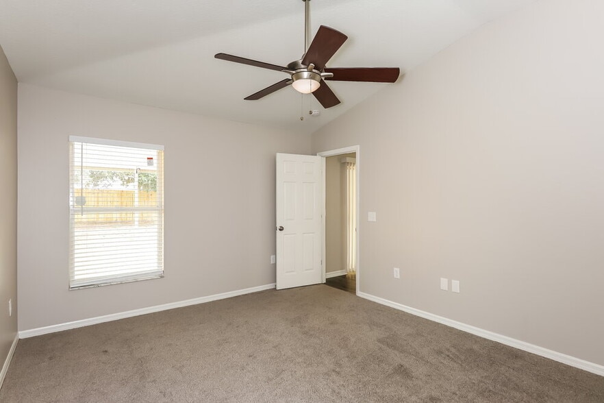 Building Photo - 10806 Windbury Way