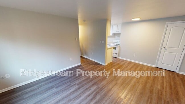 Building Photo - 4840 Springfield St