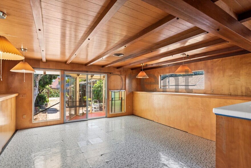 Building Photo - Unit