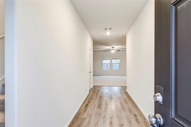 Building Photo - 7706 Poppy Petal Dr