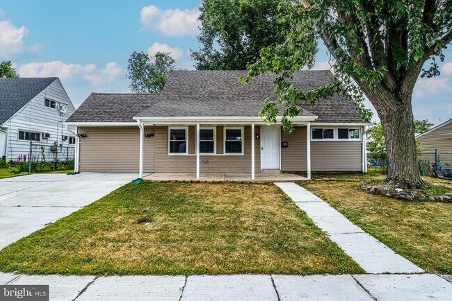 Building Photo - 12 Indigo Rd