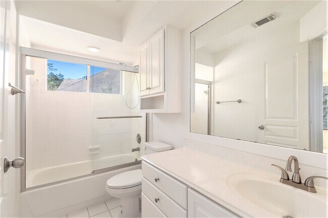 Building Photo - Spacious 2-Story, 5-Bedroom Home with a Pool in The Woodlands