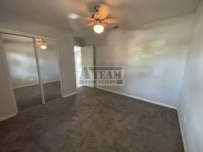 Building Photo - Updated 3 bedroom 2 bathroom