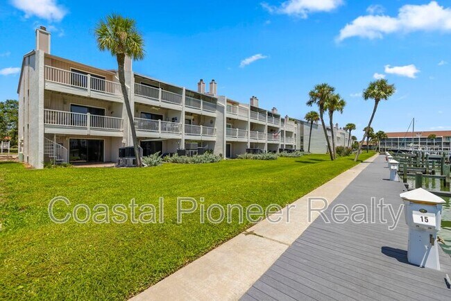 Building Photo - 12356 Capri Cir N