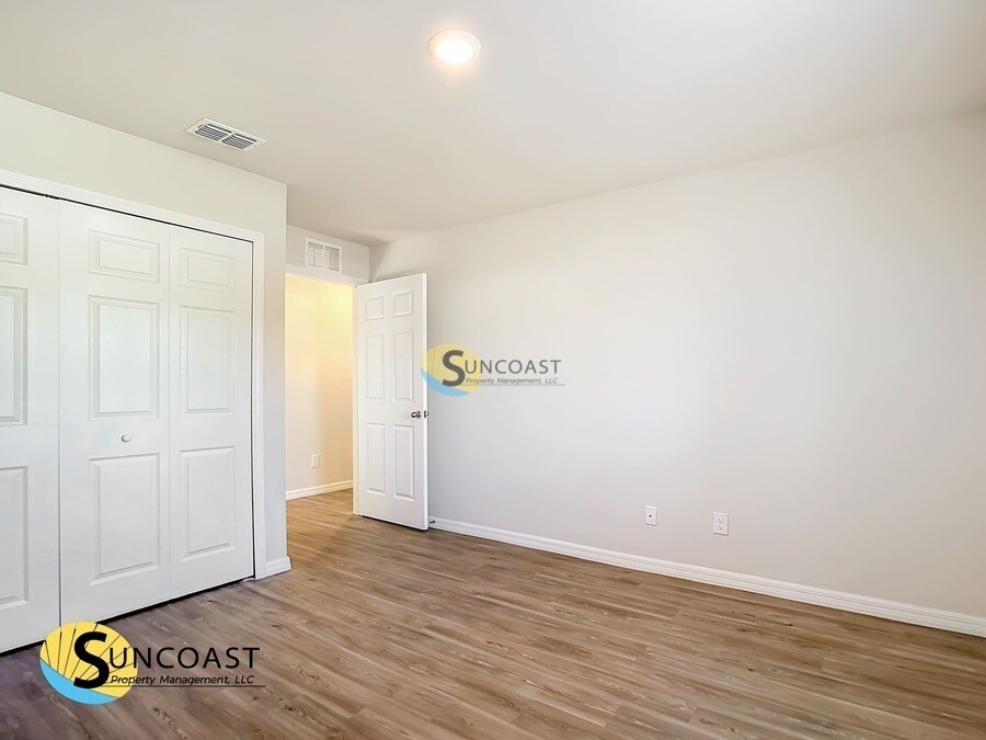 Building Photo - 20241 Peachland Blvd