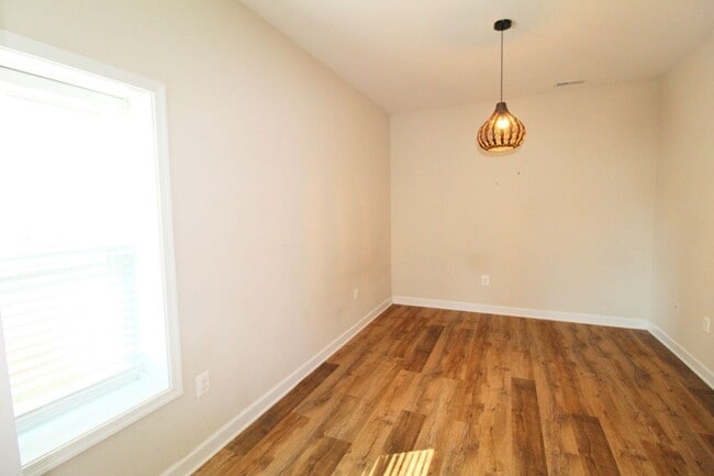 Building Photo - 2866 Belgian Dr