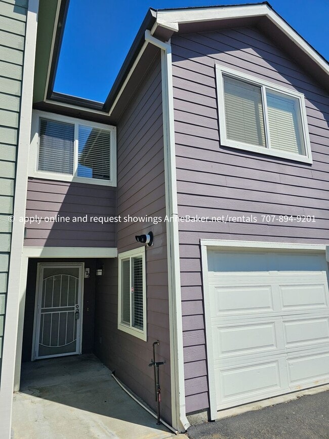 Building Photo - Close to Shopping Cloverdale 2 Bedroom Available Now