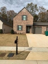 Building Photo - 1092 Stonebrook Ln