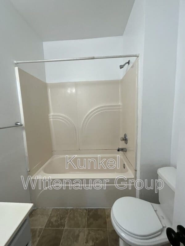 Building Photo - 310 E Washington St