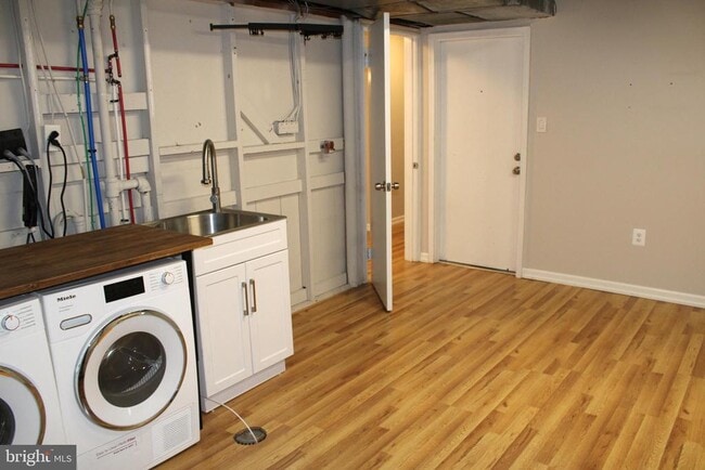 Building Photo - 3606 Barkley Dr
