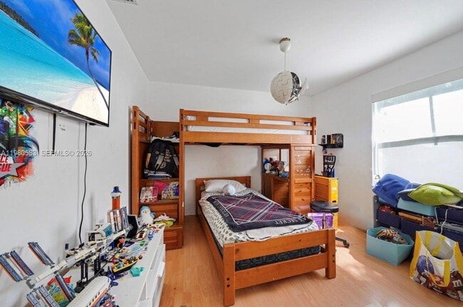 Building Photo - 1400 Meadows Blvd