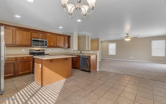 Building Photo - 2199 W Tanner Ranch Rd