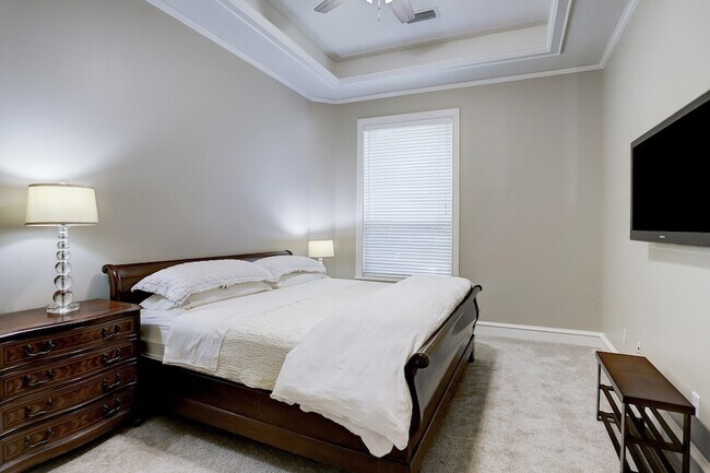 Building Photo - 127 E Bracebridge Cir