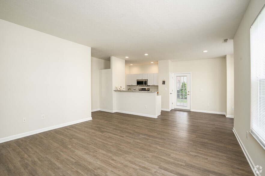2BR, 2BA - 1,200SF - Living Room - The Residences at Scioto Crossing