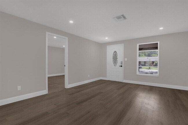 Building Photo - 518 Lavon Dr