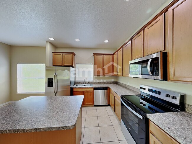 Building Photo - 3112 Dasha Palm Dr