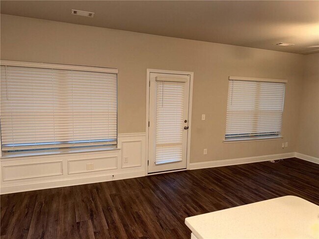 Building Photo - 480 Rockfern Ct