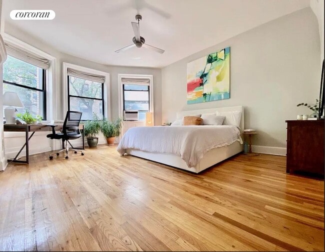 Building Photo - 349 W 84th St