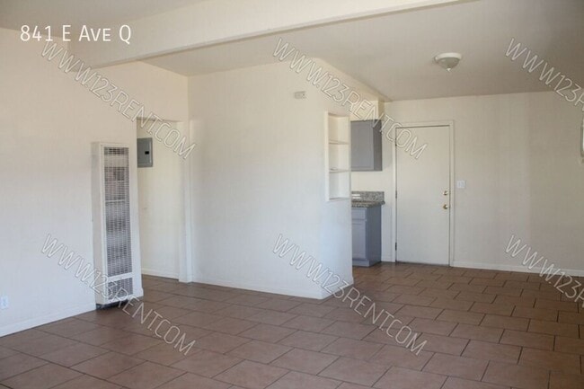 Building Photo - 841 E Ave Q