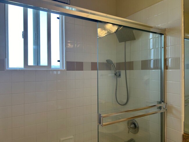 Building Photo - 5200 Premiere Hls Dr