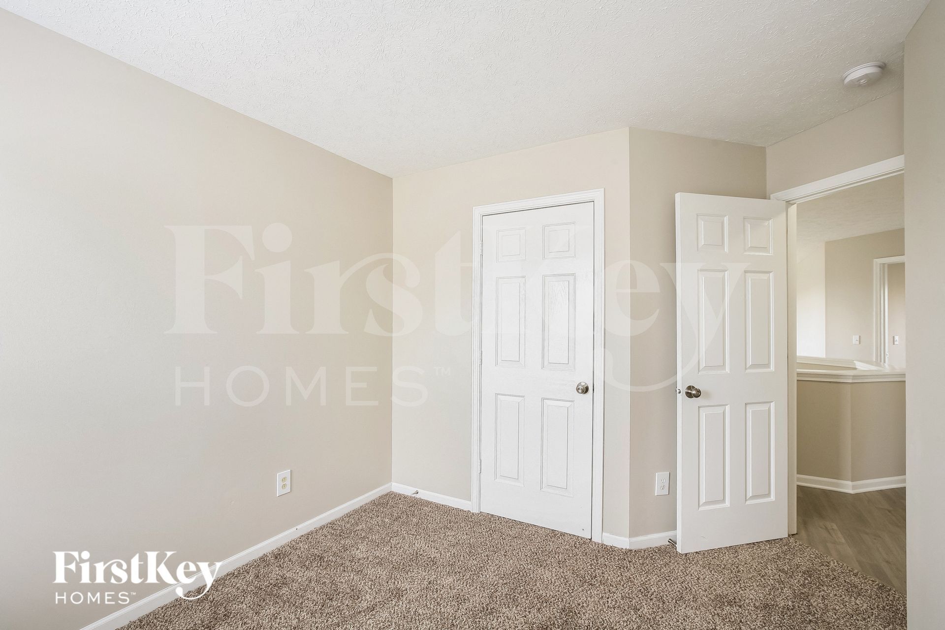 Building Photo - 3346 Crestwell Dr