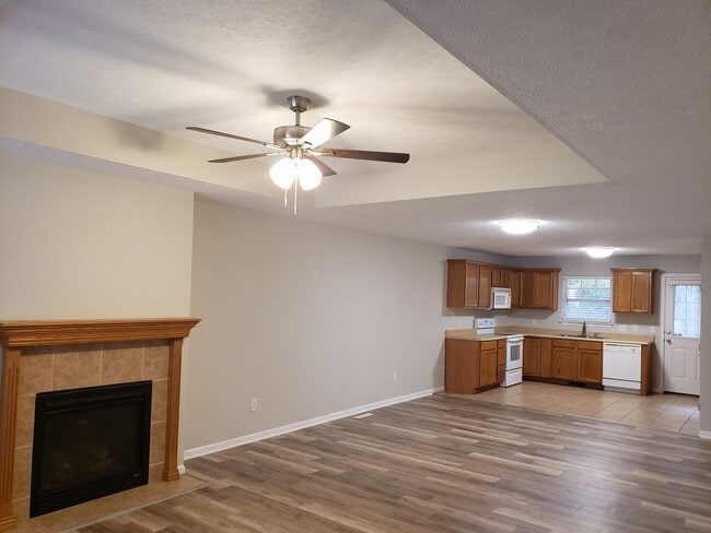 Building Photo - South East Springfield - Southern Hills Ho...