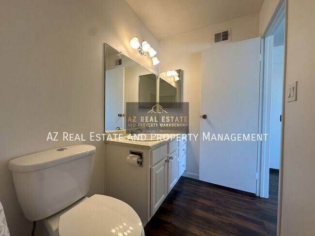 Building Photo - 4620 N 68th St