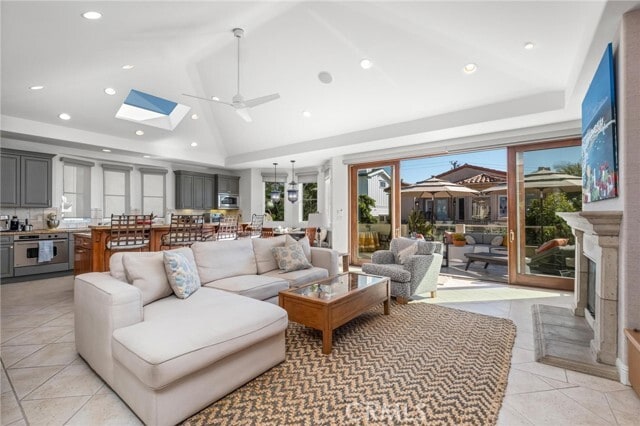 Building Photo - 926 Duncan Ave