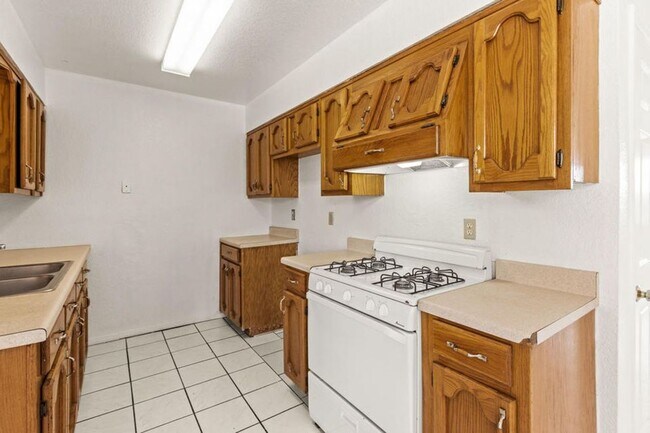 Building Photo - 11701 Henry Phipps Dr