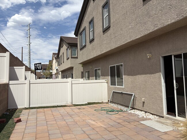 Building Photo - 4617 Dealers Choice Way
