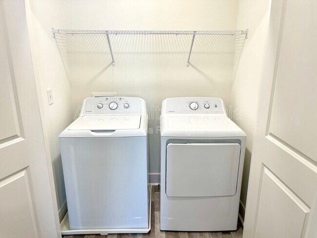 Building Photo - 5859 Greystone Dr