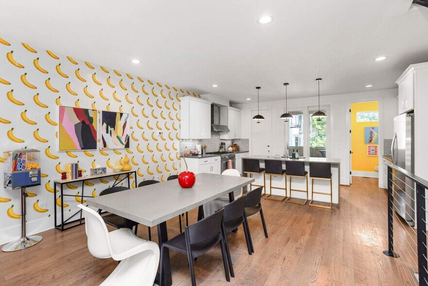 Building Photo - 1708 8th Ave S