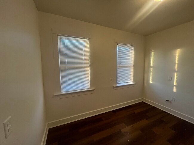 Building Photo - 1253 N 34th St