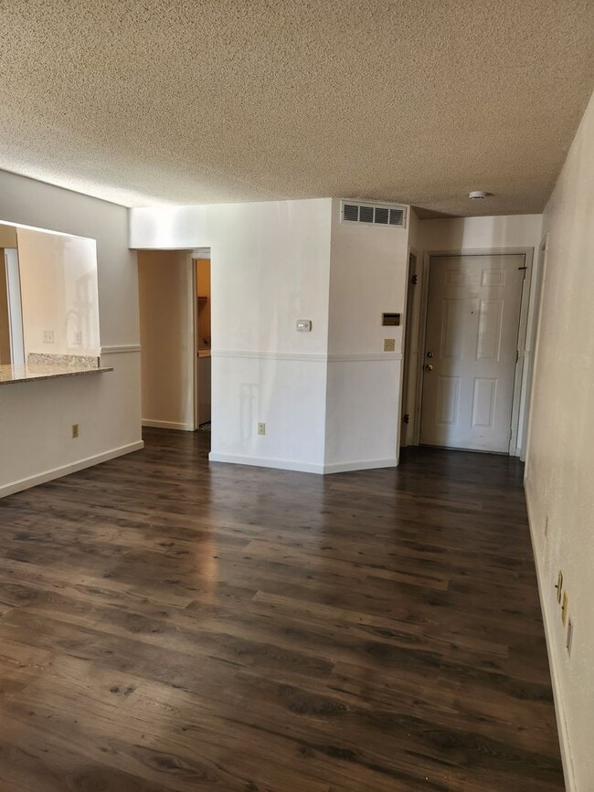 Building Photo - Fresh paint! Amazing first floor unit in A...