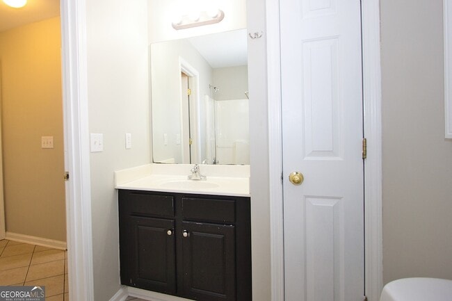 Building Photo - 585 Chapel Walk Ln SE