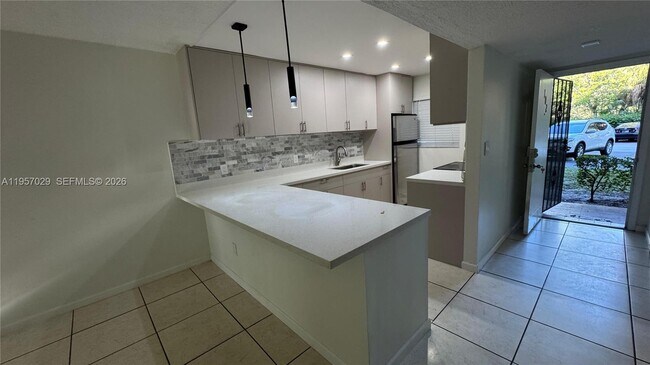 Building Photo - 4111 Stirling Rd