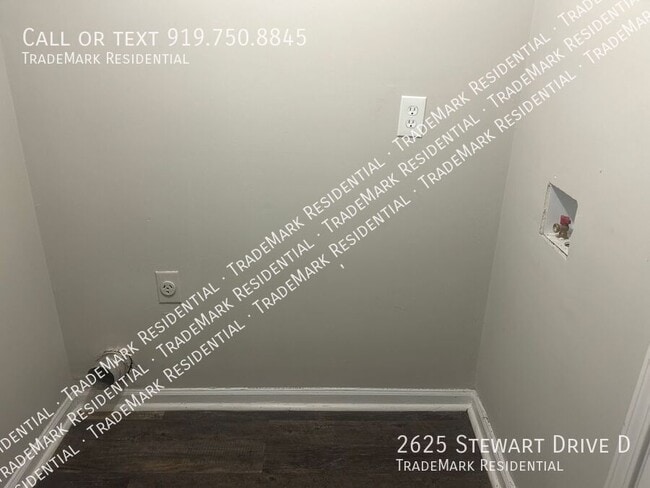 Building Photo - 2625 Stewart Dr