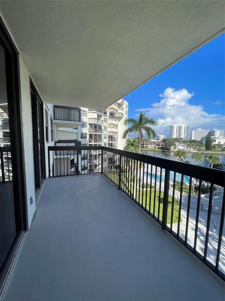 Building Photo - 2900 NE 14th Street Causeway