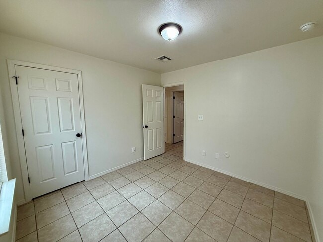 Building Photo - 192 Rio Rd