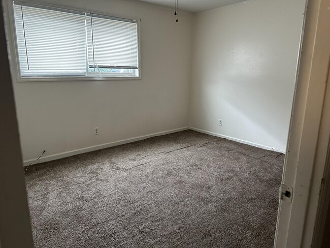 Building Photo - 411 Northside Dr