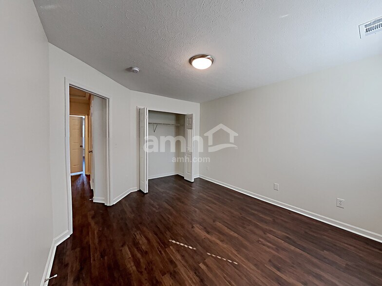 Building Photo - 1668 Comanche Run