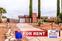 Building Photo - Charming Cul De Sac Home with Fireplace, Central A/C & Garage!